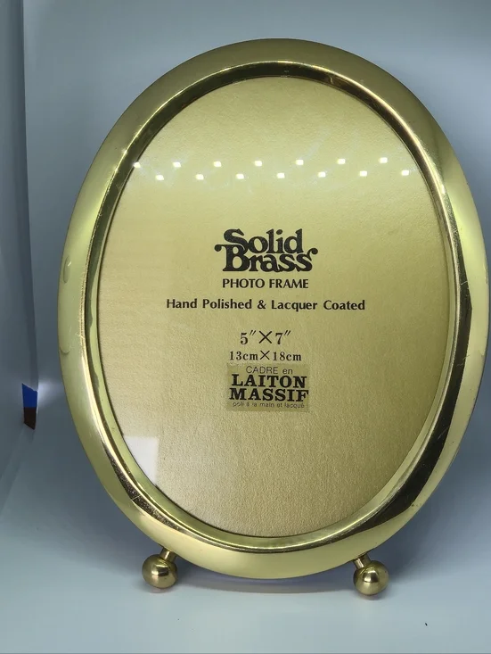 Solid Brass Oval 5x7 Photo Frame Vintage Made in Italy Polished Footed Gold 5x7 - Picture 2 of 11